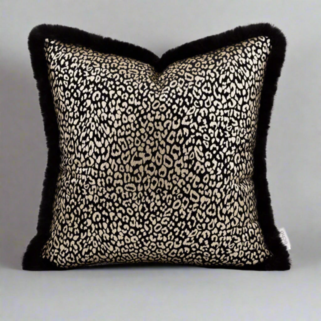Leopard Black Kuddfordral med pälskant