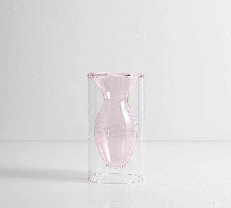 Vas med färgat glas
