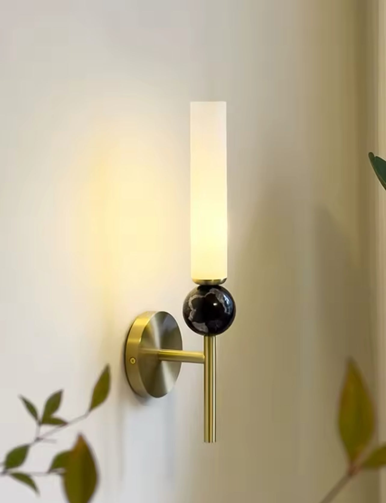 Vägglampa- Svart marmor och mässing