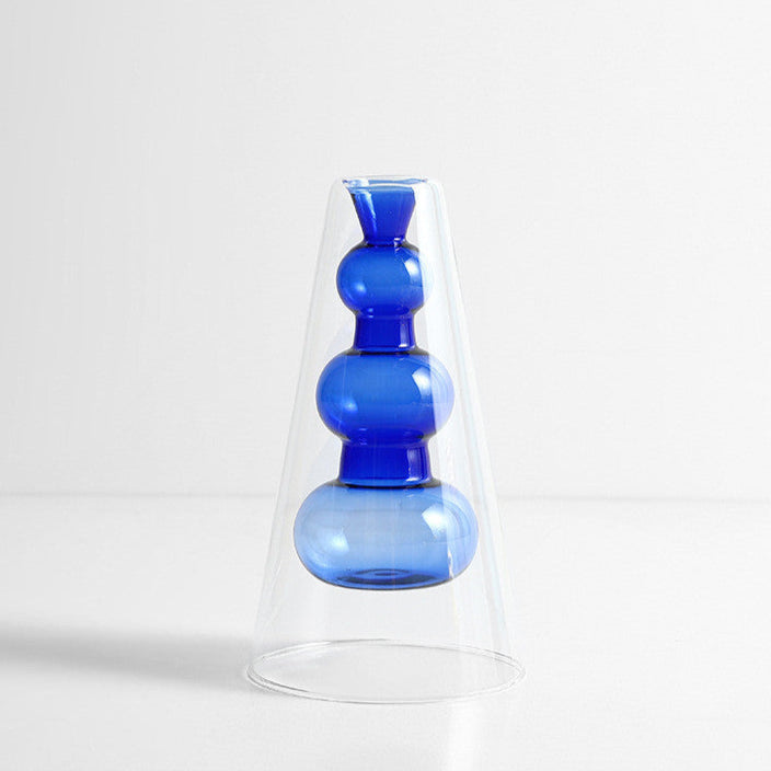 Vas med färgat glas