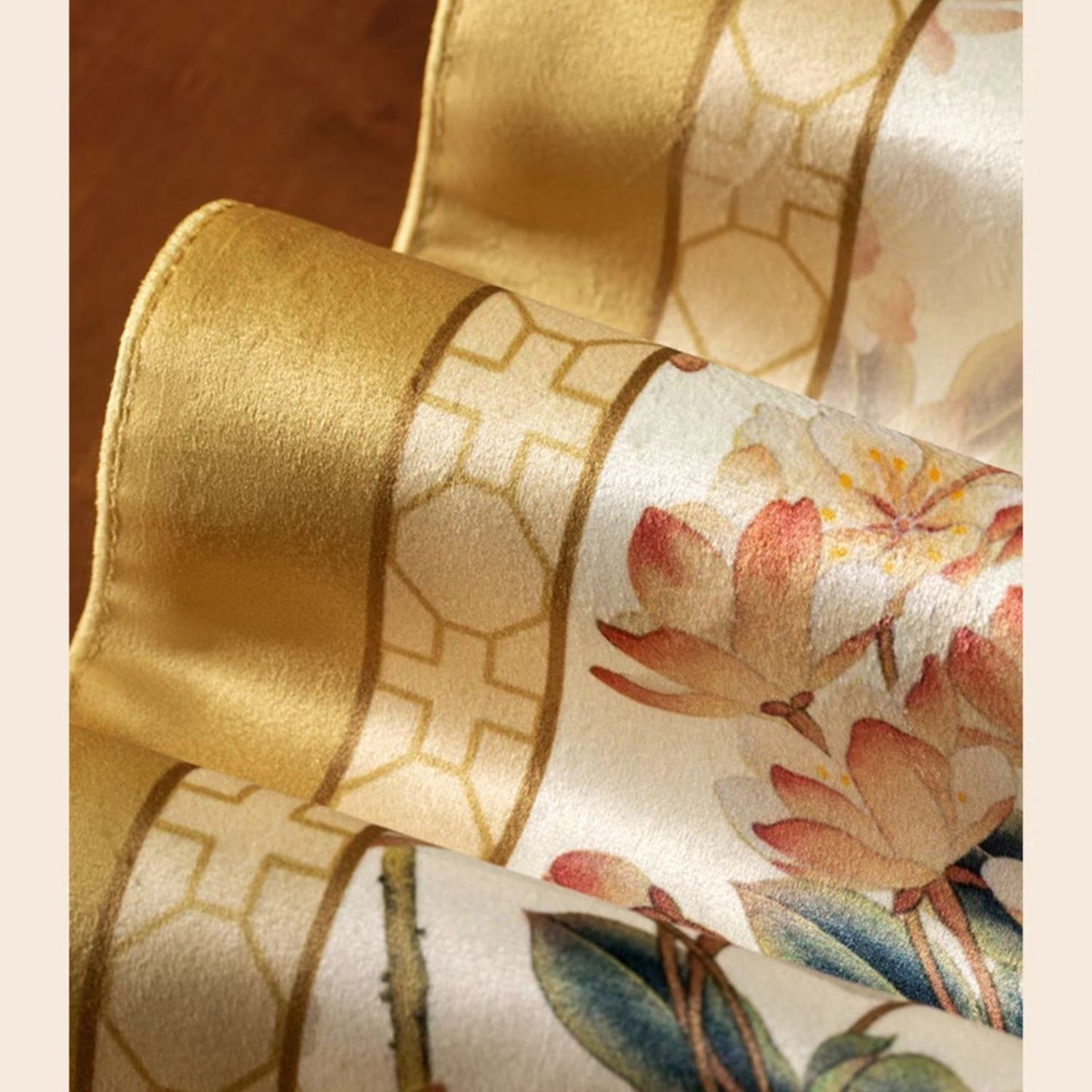 Chinoiserie Gold Lång Prydnadskudde